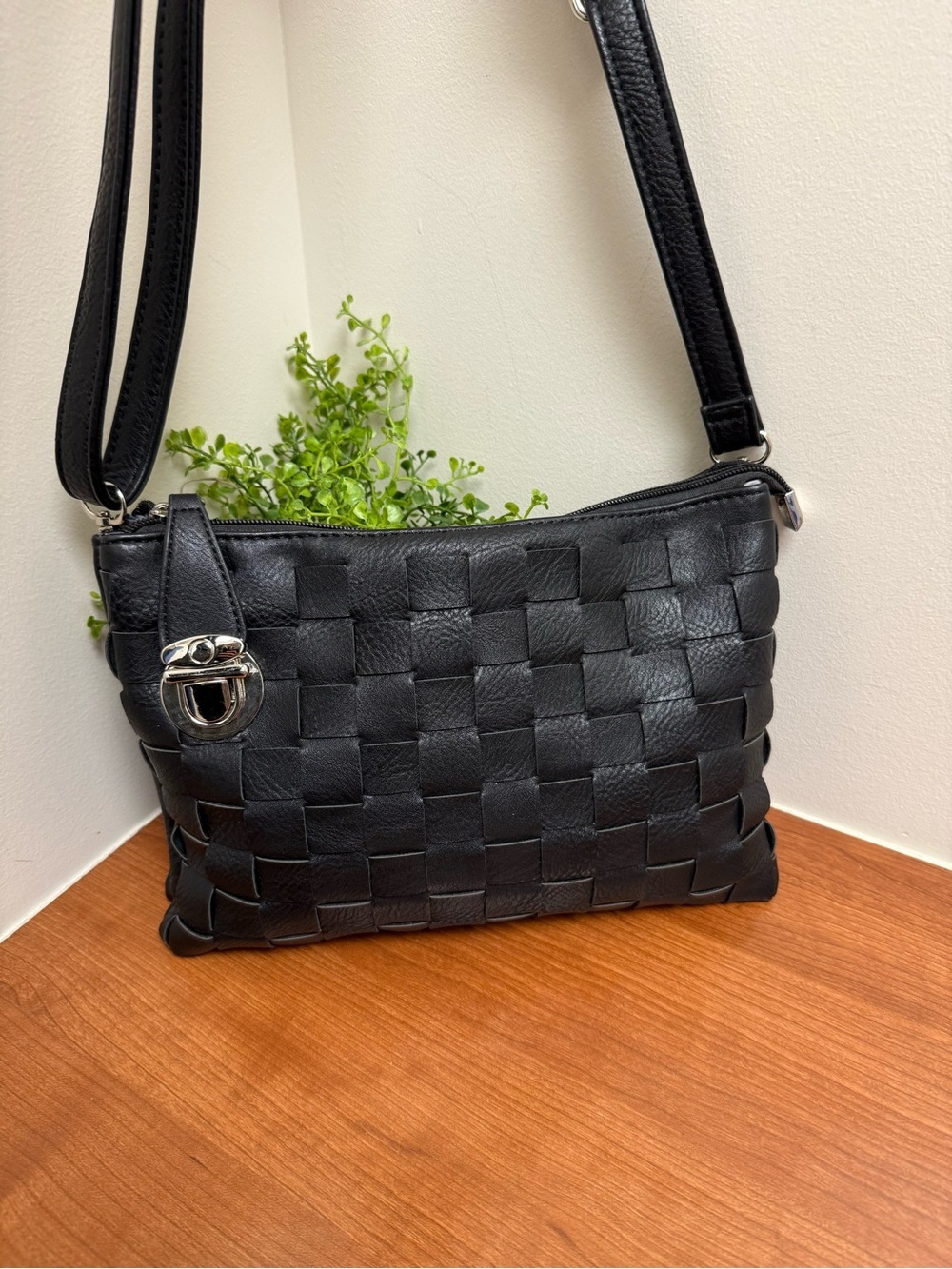 k.Caoll Woven Vegan Leather Crossbody Bag - Black - Picture 2 of 9